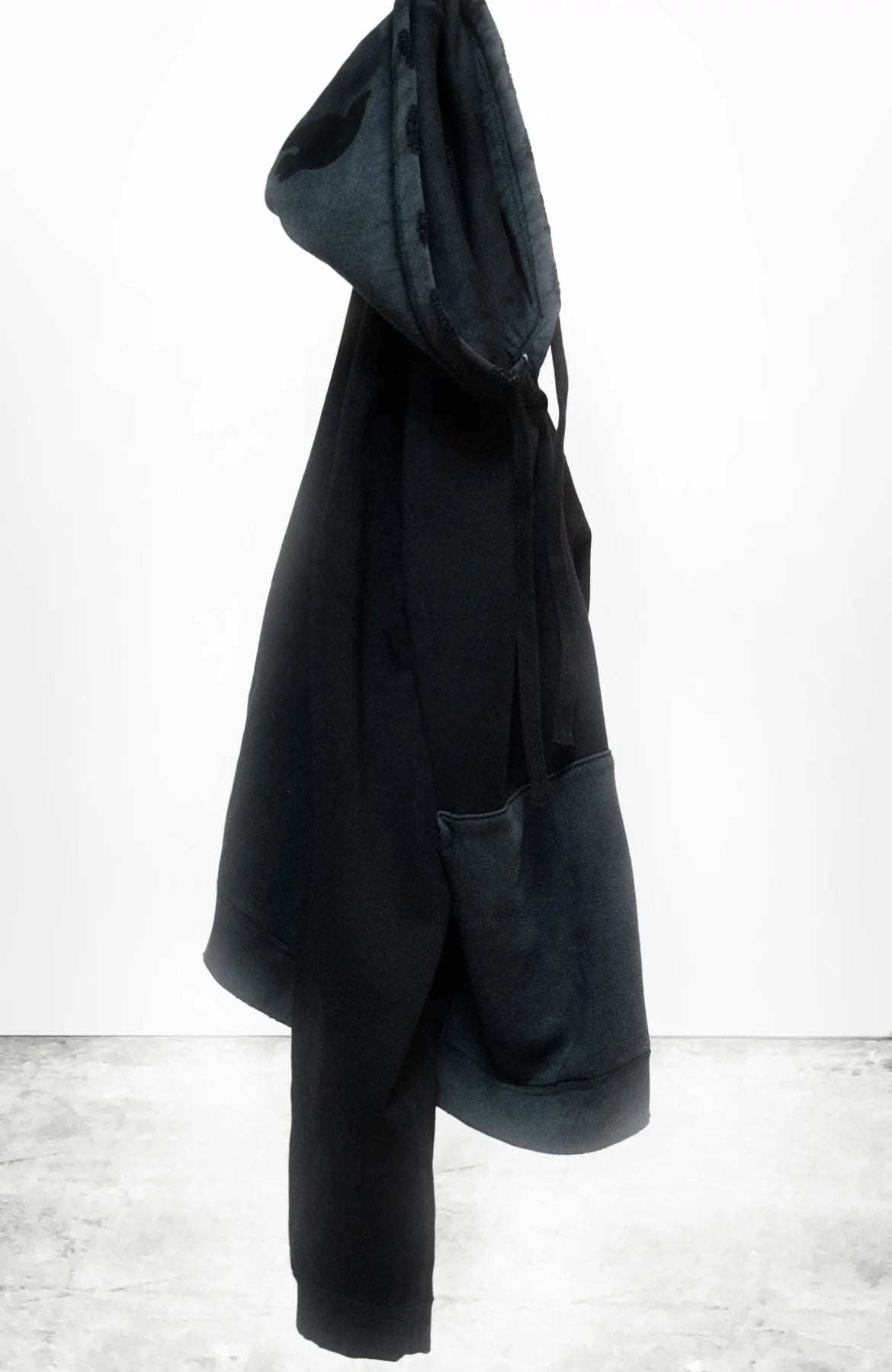 FREECITY BIG TERRYS GLASSNGRIND PULLOVER HOODIE - SUPERBLACK Hoodie with Side Slits Relaxed Casual FREECITY BIG TERRYS GLASSNGRIND PULLOVER HOODIE - SUPERBLACK Hoodie with Side Slits Relaxed Casual