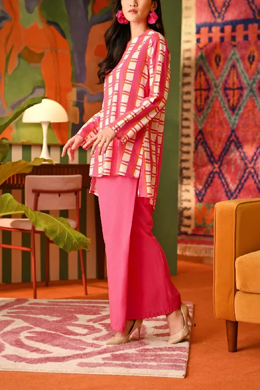 The Rasa Cinta Women Folded Skirt - Fuchsia Pink denim skirt stylish