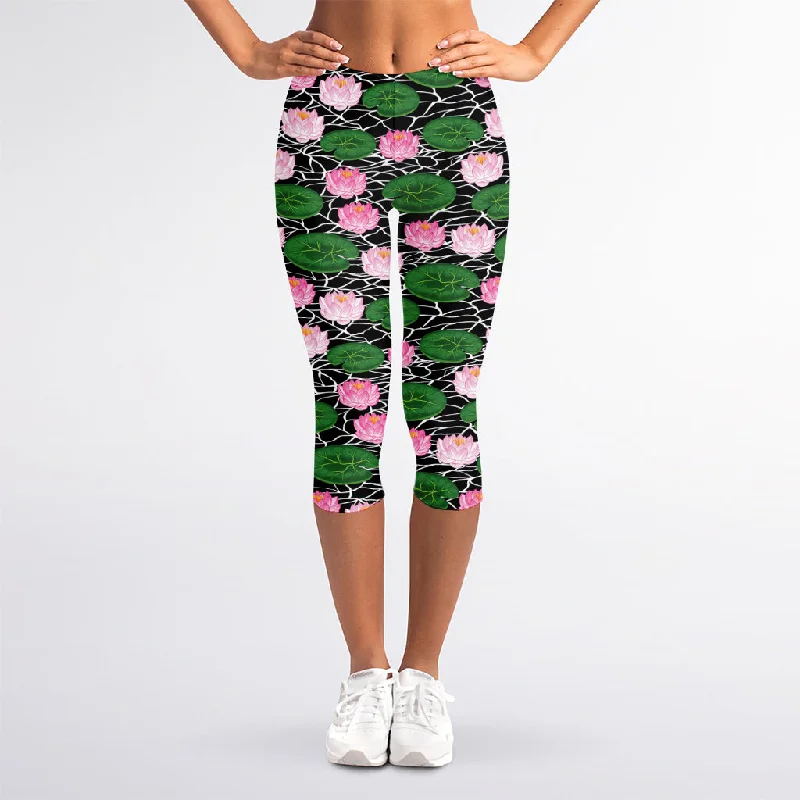 Lotus Flower And Leaf Pattern Print Women's Capri Leggings Fashionable Plus-Size Activewear Lotus Flower And Leaf Pattern Print Women's Capri Leggings Fashionable Plus-Size Activewear