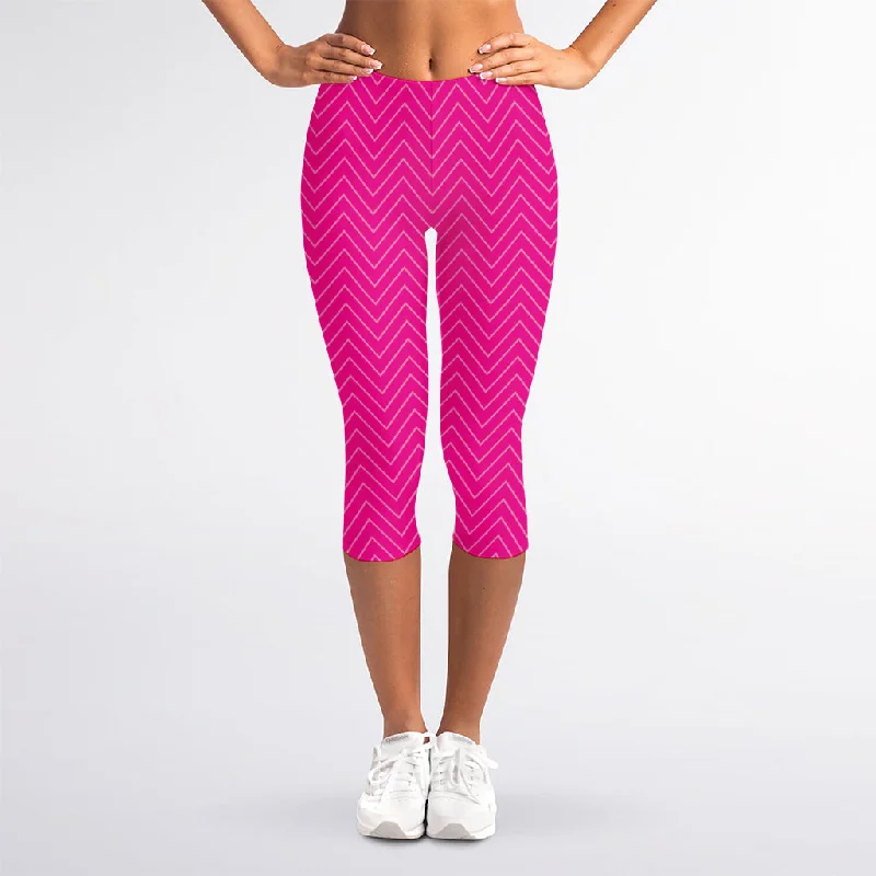 Magenta Pink Zigzag Pattern Print Women's Capri Leggings Stylish Winter-Ready Leggings Magenta Pink Zigzag Pattern Print Women's Capri Leggings Stylish Winter-Ready Leggings