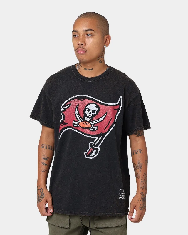 Mitchell and Ness Tampa Bay Buccaneers Oversized Extra Large Logo T-Shirt Vintage Black Nylon Fabric Polyester Fabric Spandex Fabric Mitchell and Ness Tampa Bay Buccaneers Oversized Extra Large Logo T-Shirt Vintage Black Nylon Fabric Polyester Fabric Spandex Fabric