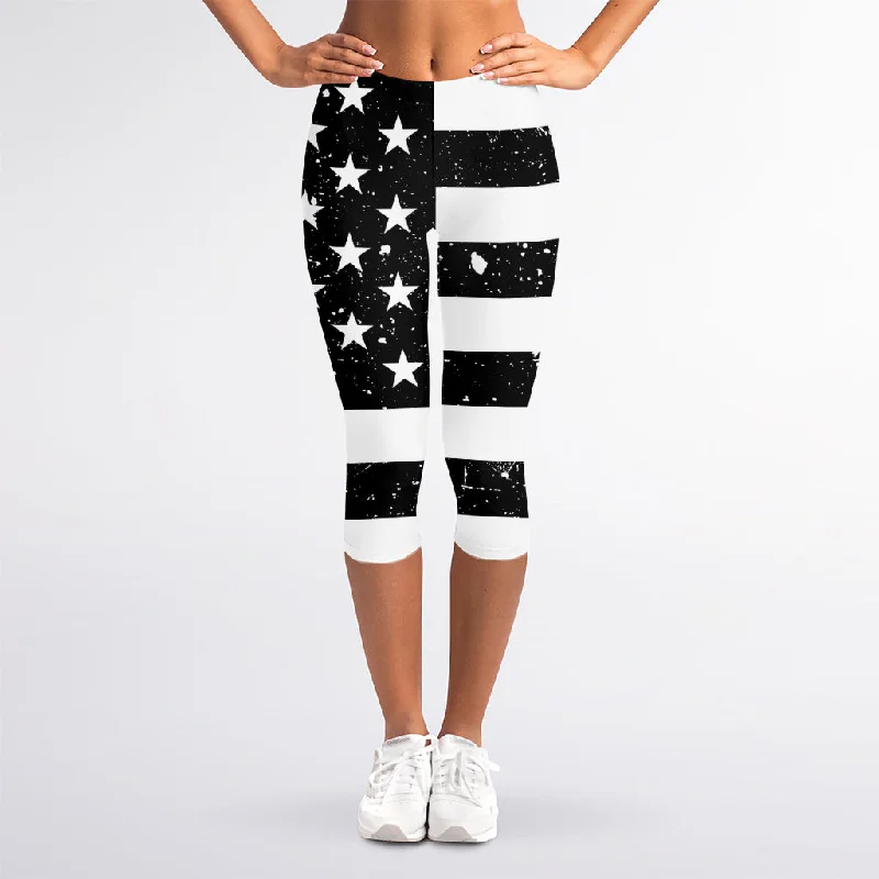 Monochrome Grunge American Flag Print Women's Capri Leggings Fashionable Minimal Active Leggings Monochrome Grunge American Flag Print Women's Capri Leggings Fashionable Minimal Active Leggings