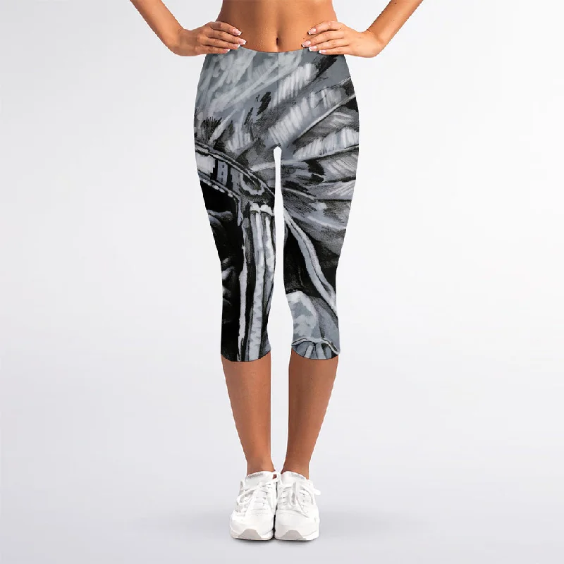 Monochrome Native Indian Portrait Print Women's Capri Leggings Trendy Sweat-Wicking Workout Leggings Monochrome Native Indian Portrait Print Women's Capri Leggings Trendy Sweat-Wicking Workout Leggings