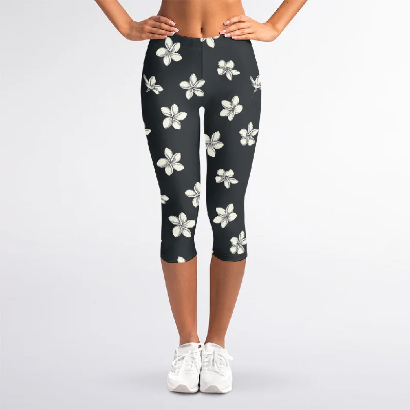 Monochrome Plumeria Pattern Print Women's Capri Leggings Fashionable Stretchy Fit Leggings Monochrome Plumeria Pattern Print Women's Capri Leggings Fashionable Stretchy Fit Leggings