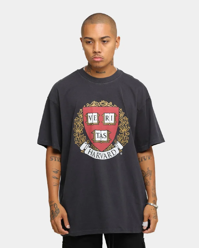 NATIONAL COLLEGIATE ATHLETIC ASSC Harvard University Team Crest Vintage T-Shirt Vintage Black Print Jacquard Patchwork NATIONAL COLLEGIATE ATHLETIC ASSC Harvard University Team Crest Vintage T-Shirt Vintage Black Print Jacquard Patchwork