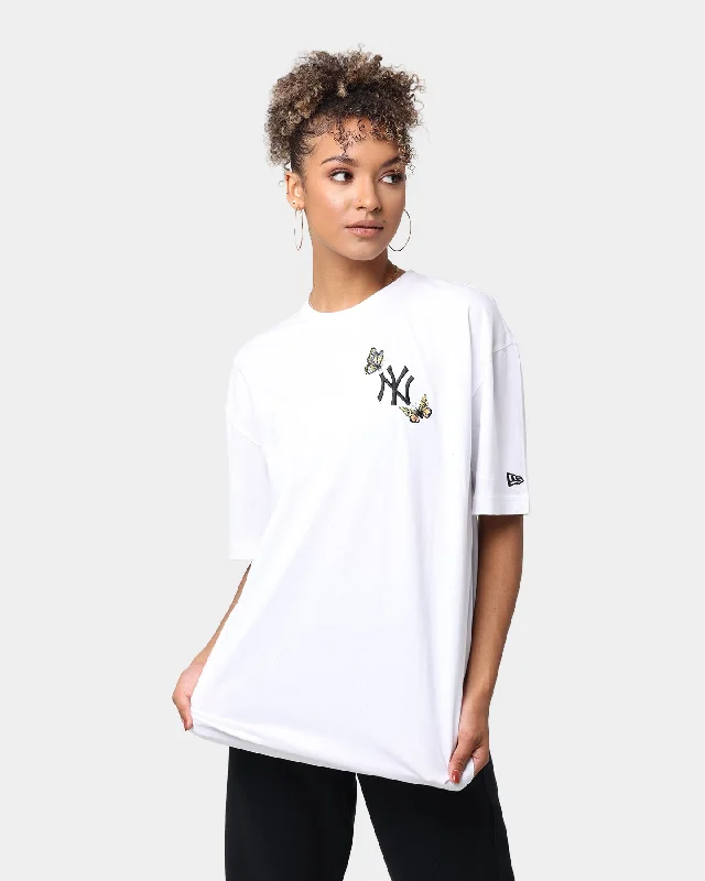 New Era New York Yankees Butterfly Oversized T-Shirt White Denim Fabric Leather Fabric Suede Fabric New Era New York Yankees Butterfly Oversized T-Shirt White Denim Fabric Leather Fabric Suede Fabric